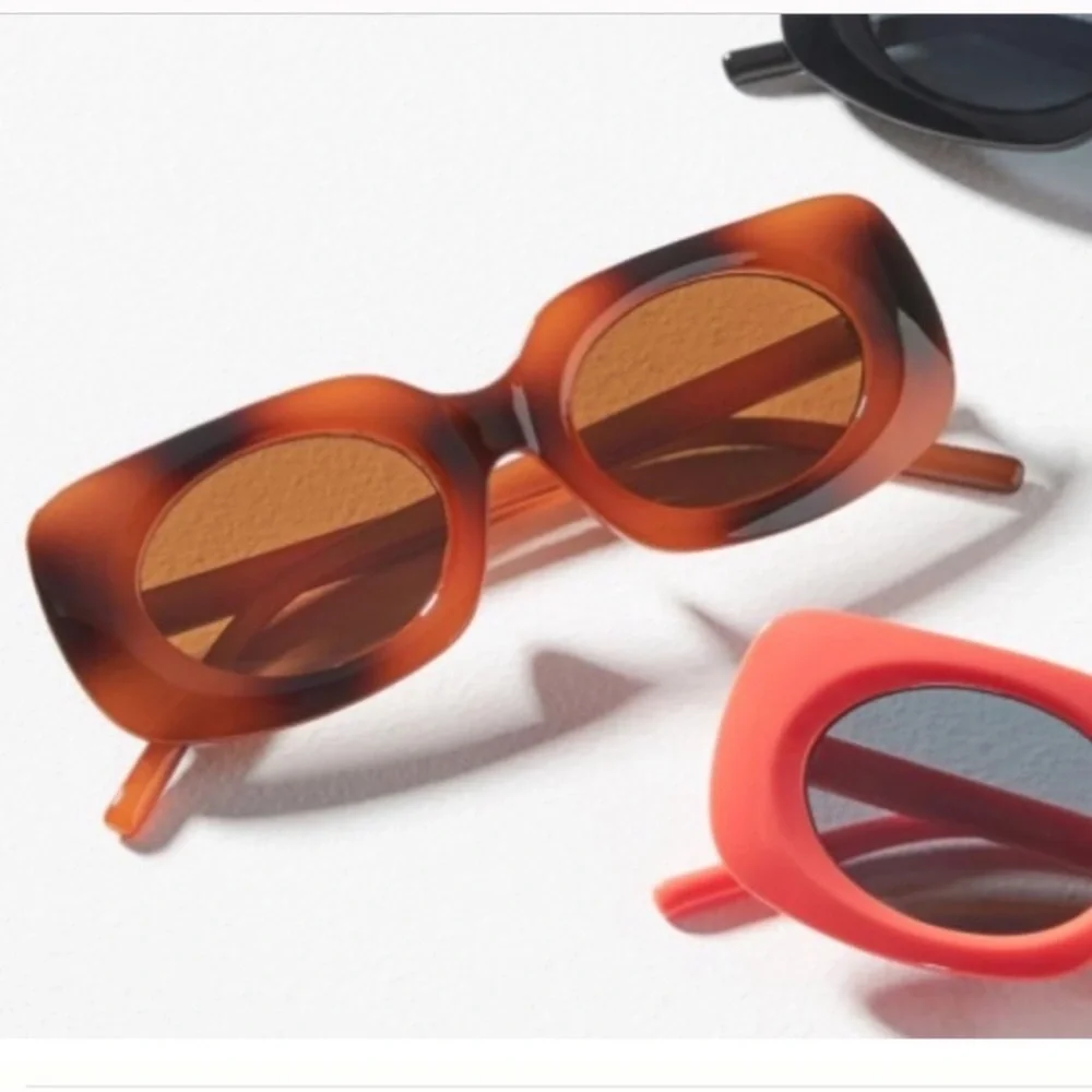 Tortoise Shell  rectangular Sunglasses - Picture 2 of 7